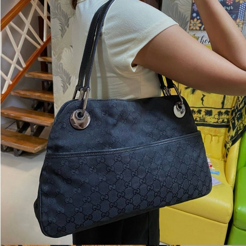 Authentic GUCCI Eclipse GG Black Canvas Shoulder Bag |Tote P0029